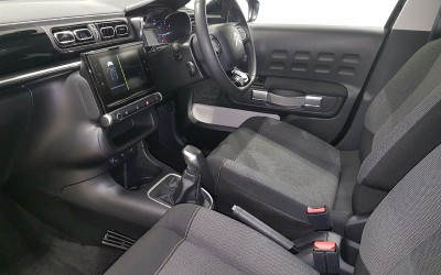 car-inside-gear-steering-wheel-side